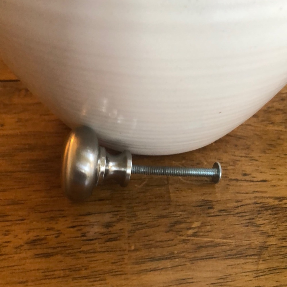 Silver Cabinet knobs. - Picture 2 of 3